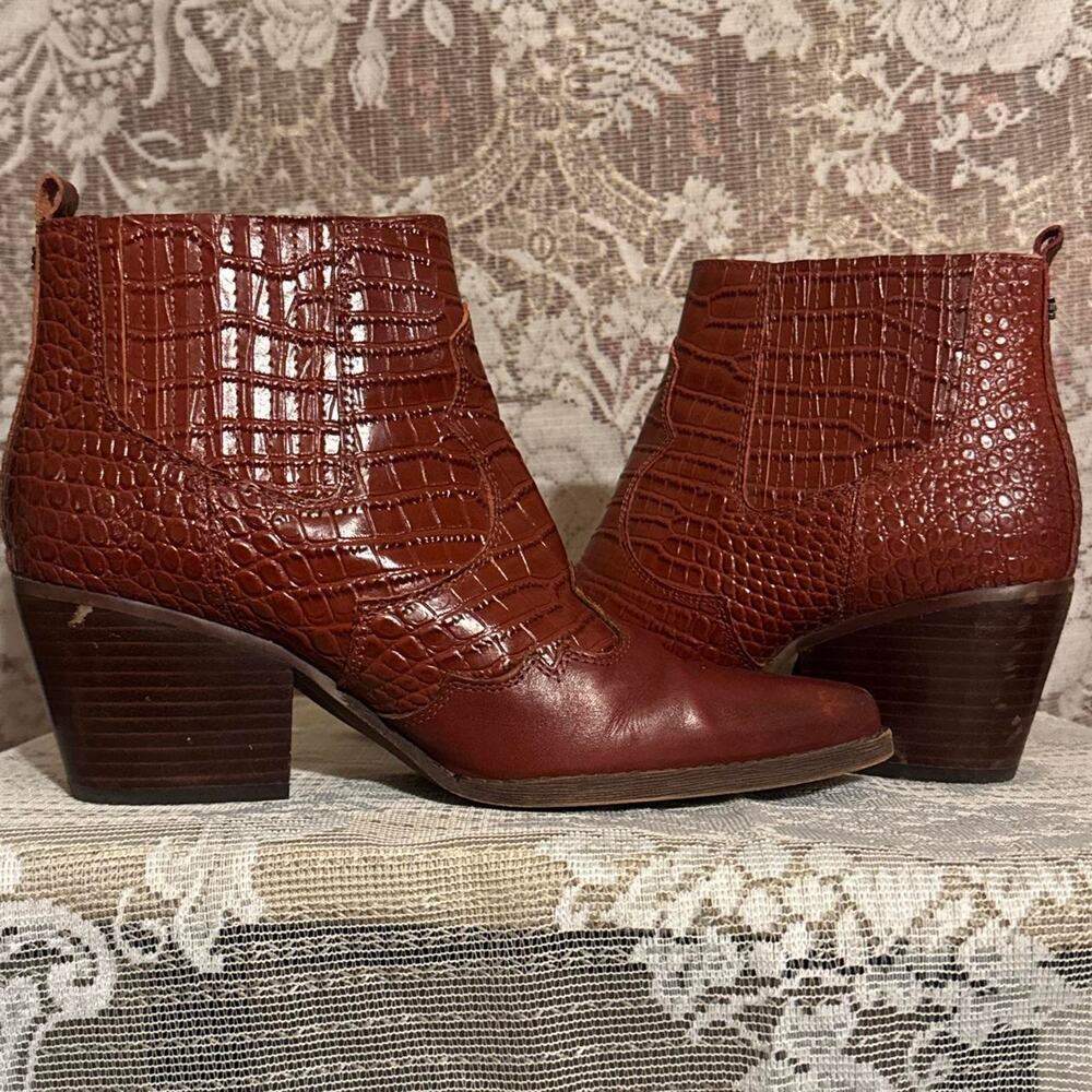 The ultimate statement boots - Picture 4 of 7